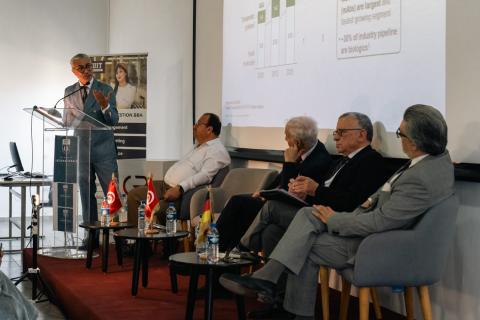 مؤتمر جامعة تونس الدولية × المنتدى التونسي للمعرفة: الصحة في عصر الذكاء الاصطناعي مع الدكتور معز بن علي